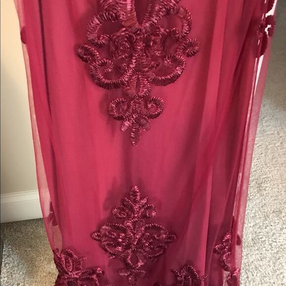 Tamar Burgundy lace gown size 8 NWOT - Picture 9 of 9